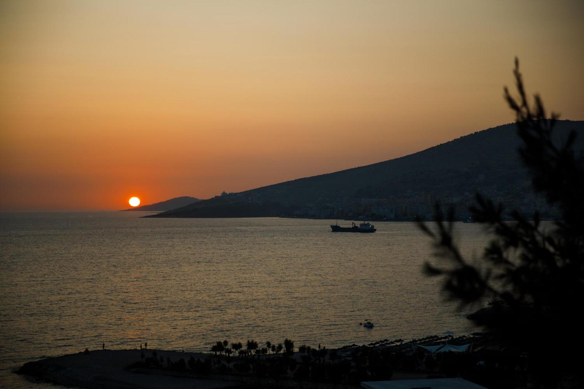 Grand Blue Aparthotel Saranda Zewnętrze zdjęcie