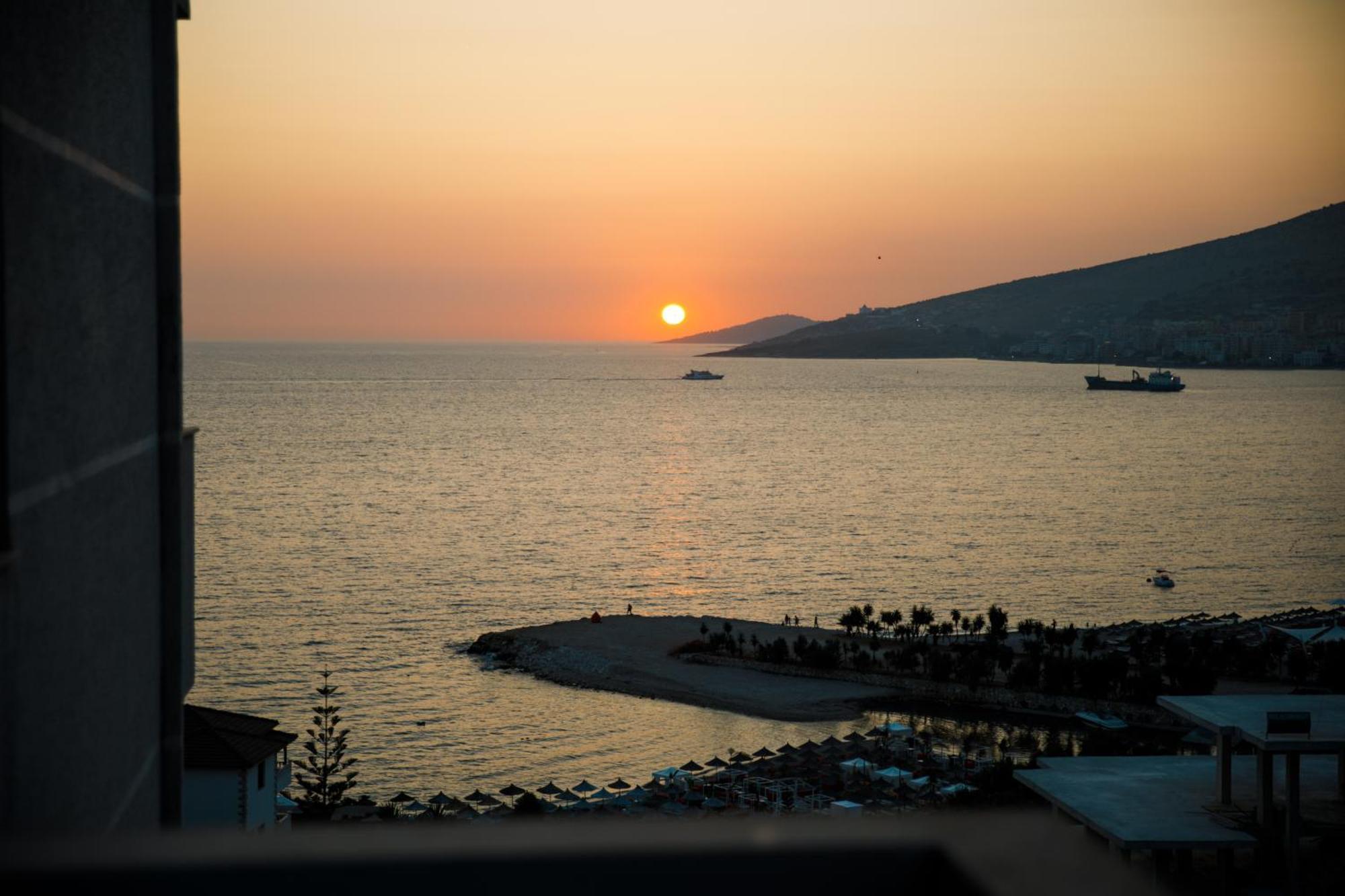 Grand Blue Aparthotel Saranda Zewnętrze zdjęcie