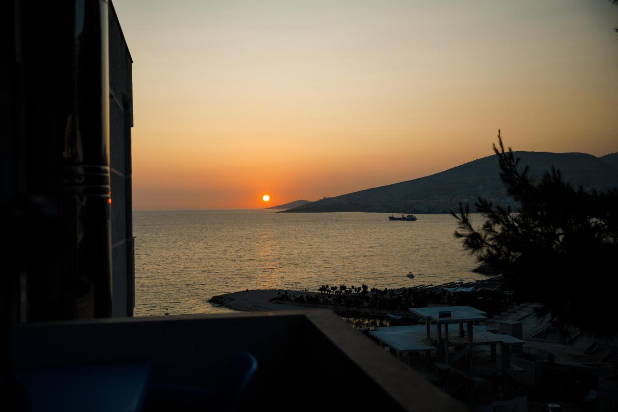 Grand Blue Aparthotel Saranda Zewnętrze zdjęcie